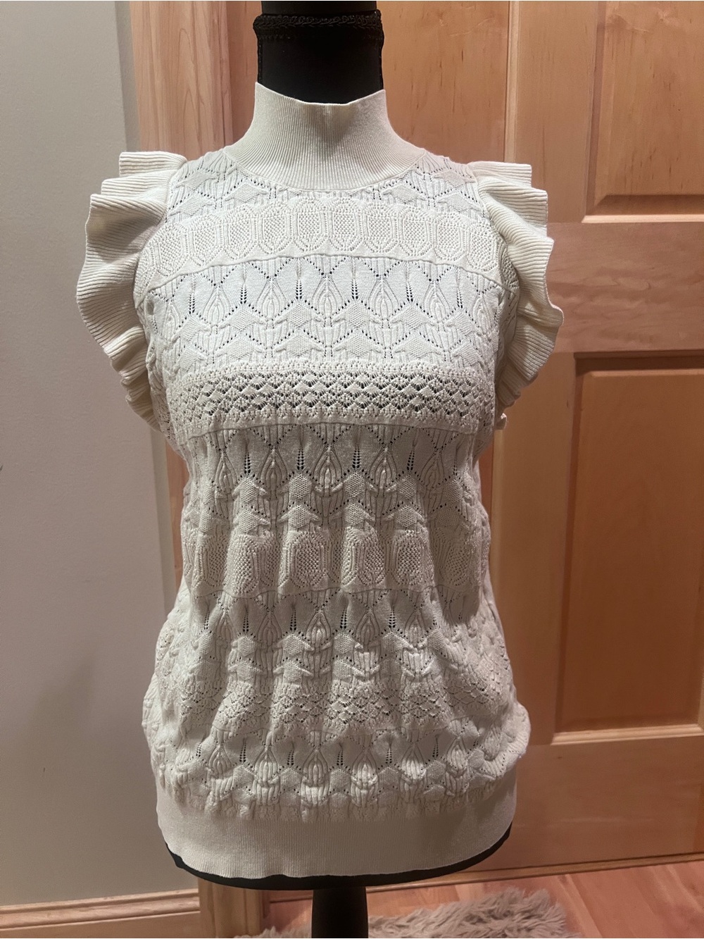 Who What Wear Women’s Sleeveless Knit Sweater Cream Ruffle Mock Neck Preppy XL
